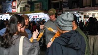 Selama acara sepanjang satu bulan ini, Jalan Haldon berubah menjadi pusat kegiatan di mana umat Muslim berbuka puasa sementara pengunjung juga dapat menikmati makanan dan minuman otentik.  