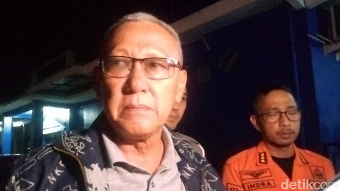 Bupati Kuningan, Acep Purnama saat datang ke Mapolres Kuningan, Senin (3/4/2023) malam