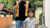 Makan es krim hingga jajanan anak SD, jadi salah satu caranya untuk mengisi waktu luang. Foto: Instagram