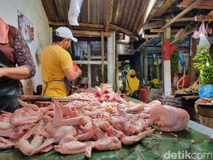Daging Ayam di Surabaya Mahal saat Lebaran, Kini Turun Harga Jadi Rp 38 Ribu
