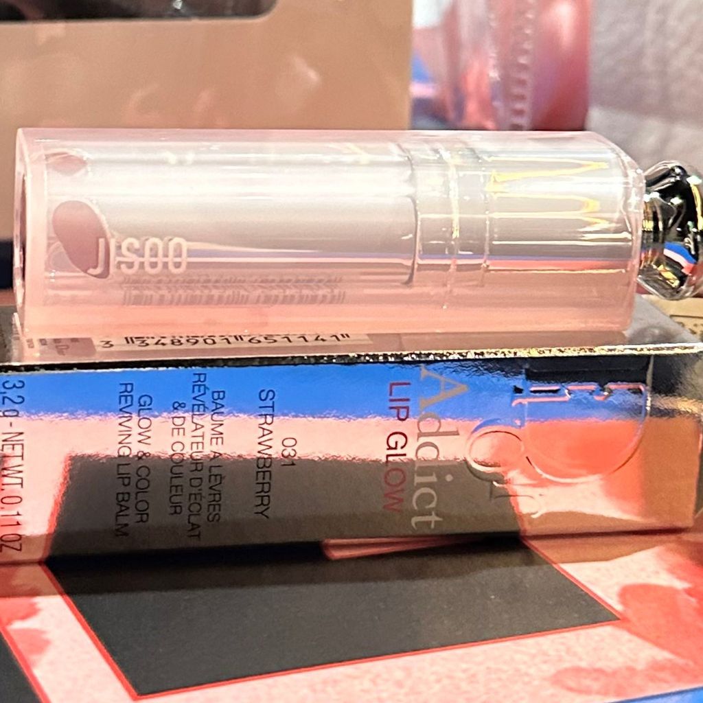 Debut Solo, Jisoo BLACKPINK Bagi Lipbalm DIOR Rp 635 Ribu ke Fans Debut Solo, Jisoo BLACKPINK Bagi Lipbalm DIOR Rp 635 Ribu ke Fans