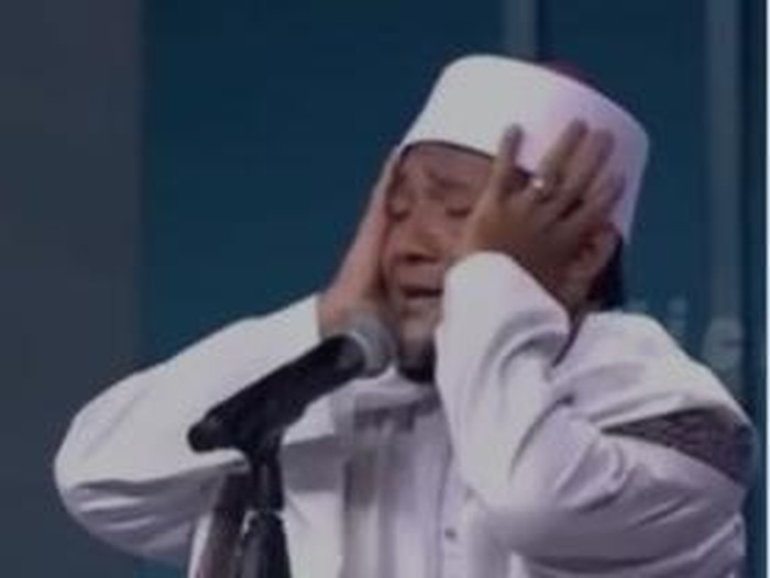 Dhiyauddin saat ikut lomba adzan di Arab Saudi. (Foto: Istimewa)