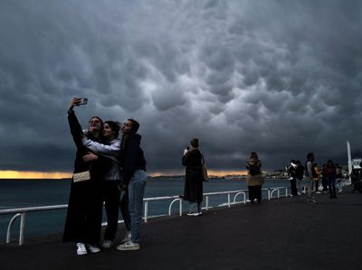 Fenomena Awan Mammatus Muncul di Prancis, Jadi Sorotan Warga