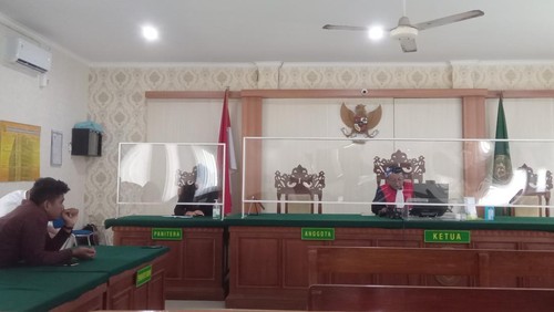 Hakim Ketua Wayan Eka Mariartha menolak permohonan praperadilan WNA buron penggelapan uang di PN Denpasar yang diajukan melalui tim kuasa hukumnya, Selasa (4/4/2023).