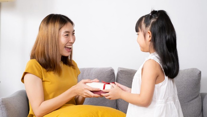 Ilustrasi Hadiah Menarik untuk Anak
