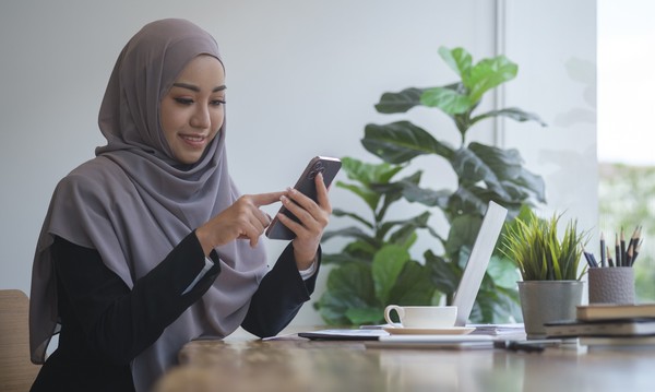 Hukum Ngaji Lewat YouTube, Lebih Afdal Mana dengan Tatap Muka?