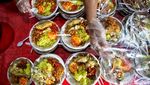 Indahnya Keberagaman, Berbagi Menu Buka Puasa di Vihara Dharma Bakti