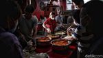 Indahnya Keberagaman, Berbagi Menu Buka Puasa di Vihara Dharma Bakti