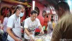 Indahnya Keberagaman, Berbagi Menu Buka Puasa di Vihara Dharma Bakti