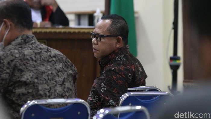 Kadis Pendidikan Provinsi Lampung, Sulpakar dihadirkan dalam sidang kasus suap PMB Jalur Mandiri Unila.