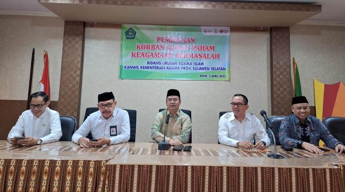 Kemenag Bone memberikan pembinaan kepada 15 orang pengikut aliran Puang Nene.