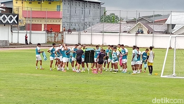Latihan PSM Makassar di Stadion Kalegowa, Gowa, Sulawesi Selatan.