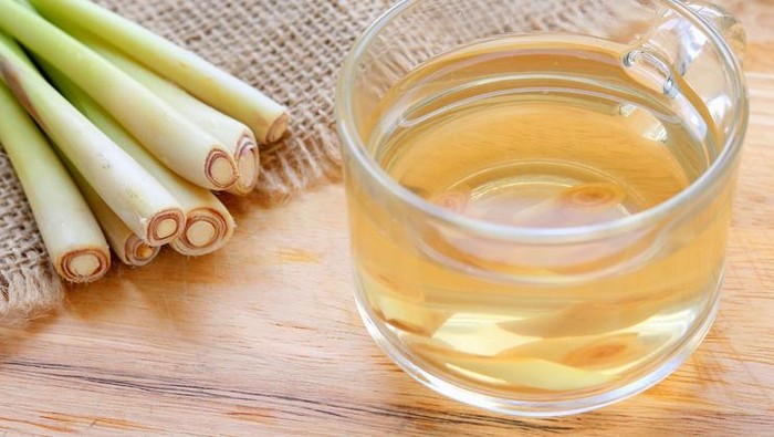 7 Manfaat Minum Air Rebusan Serai Setiap Hari, Termasuk Turunkan Kadar Kolesterol