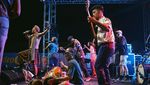 Melihat Aksi Unik Band Dangdut OMPLR