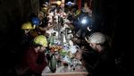 Melihat Puasanya Pekerja Tambang, Buka dan Sahur di Dalam Perut Bumi