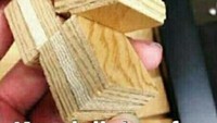 Berwarna coklat dan berlapis-lapis, membuat benda ini terlihat seperti wafer cokelat. Padahal aslinya hanya kayu yang dipotong-potong persegi. Foto: Instagram/Twitter