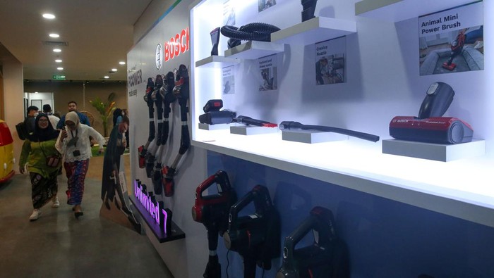 Menengok Alat-alat Canggih di Kantor Baru Bosch Bosch meresmikan kantor baru di Arkadia Green Park Office, Jakarta. Kantor baru ini sebagai akses masyarakat terhadap teknologi yang dihadirkan oleh Bosch.