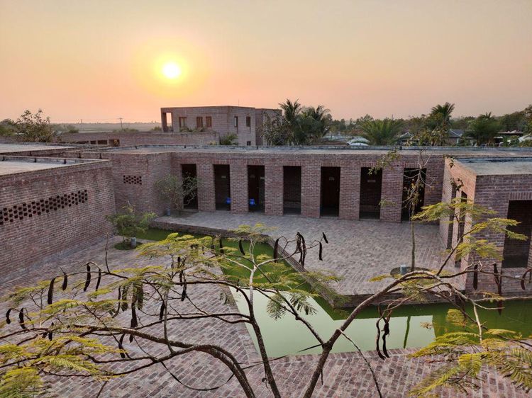 Mengintip Gedung Rumah Sakit Terbaik Dunia di Daerah Terpencil Bangladesh