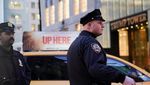 Momen Trump Tiba di New York Untuk Serahkan Diri