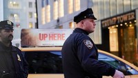 Polisi di kota bersiaga tinggi dengan barisan keamanan dan agen Secret Service di luar Trump Tower di Fifth Avenue dan pengadilan di Lower Manhattan.