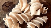 Museum ini juga memamerkan mesin pembuat pasta yang sudah berusia lebih dari 100 tahun. Salah satu hasil pasta buatannya ada yang sengaja diawetkan sebagai bahan pamer. Foto: Instagram/#pastamuseum