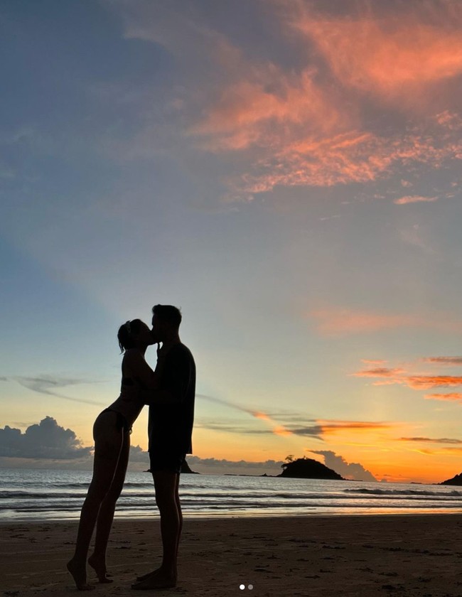 Kemesraan yang selama ini terpajang di media sosial ternyata berujung perpisahan dengan drama. Nikita menuduh suami keempatnya itu kabur dan membawa perhiasan. (Foto: Instagram/@nikitamirzanimawardi_172)