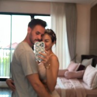 Hubungan asmara antara Nikita Mirzani dan kekasihnya, Antonio Dedola kerap mencuri atensi. Keduanya terlihat cukup sering membagikan kemesraan mereka ke akun Instagram. Foto: Instagram/@forevaah.id