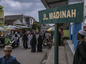 Ngabuburit ke Kampung Madinah, Tarawihnya sampai Sahur!