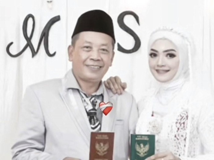 Pasangan beda usia viral di media sosial.
