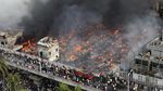 Pasar Baju Murah di Bangladesh Dilalap Si Jago Merah