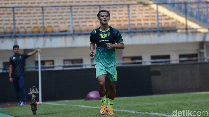 Pemain Persib, Henhen Herdiana.
