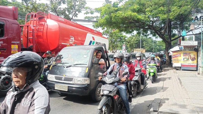 Penampakan Ciputat Arah Jakarta Macet Pagi Ini
