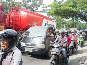 Lalin Ciputat Arah Jakarta Macet Pagi Ini, Warga Harap Ada Solusi