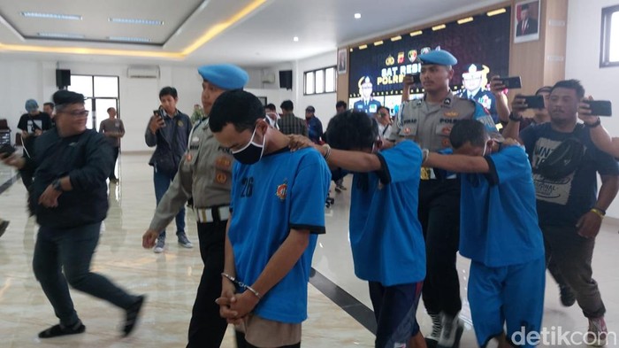 Penampakan trio perampok sadis yang tewaskan sopir taksi online di Tol Jagorawi