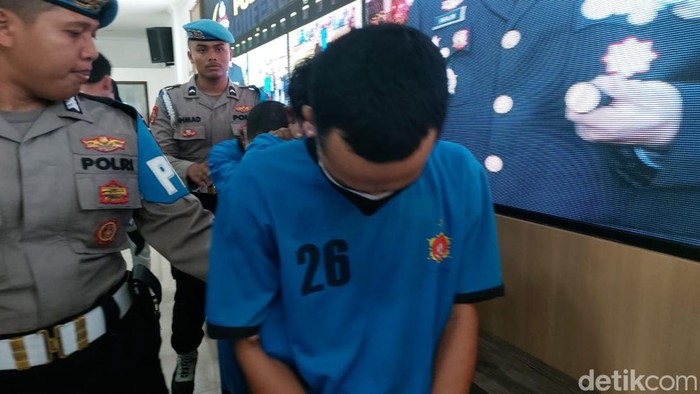 Penampakan trio perampok sadis yang tewaskan sopir taksi online di Tol Jagorawi