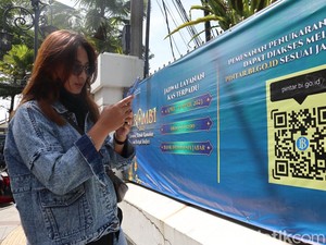 Cerita Warga Bandung Rela Bolak-balik Bank Indonesia Demi Uang Baru