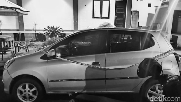 Perampokan di Tol Jagorawi, Senin (3/4/2023) menewaskan Anton Supriadi, sopir taksi online. Ini kondisi mobil perampokan tersebut.