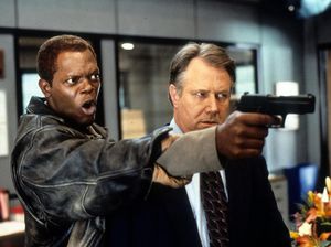 Sinopsis Film The Negotiator, Penjebakan Kasus Penggelapan Uang