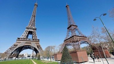 Potret Eiffela, Replika Menara Eiffel di Paris Buatan Seniman Prancis