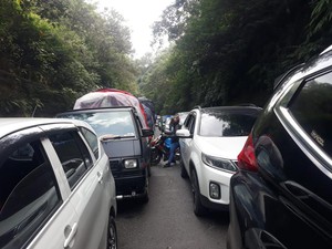 Macet Parah di Jalur Garut-Bandung gegara Perbaikan Jalan