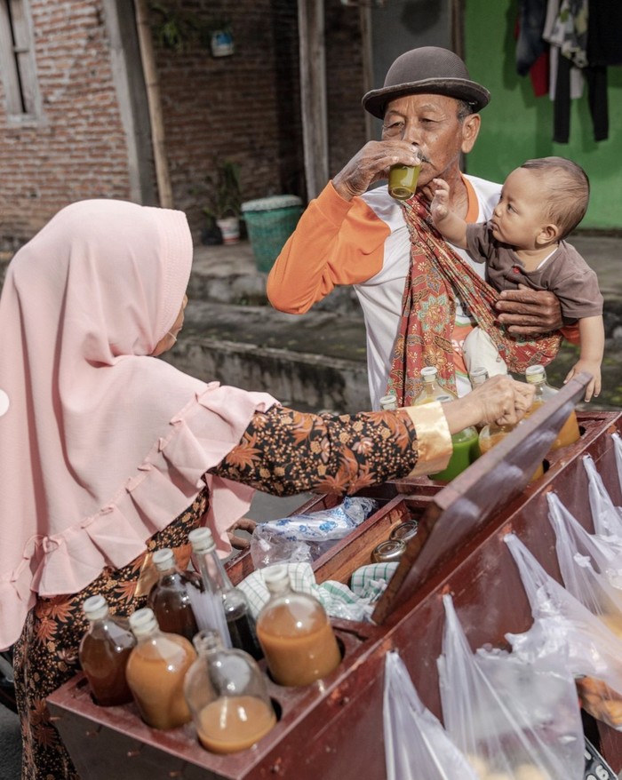 Potret Penjual Jamu Indonesia Masuk Majalah Vogue, Begini Ulasannya