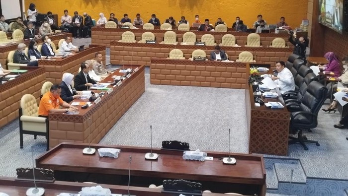 Rapat Menhub dan MenPUPR bersama Komisi V