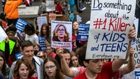 Mereka menuntut tindakan undang-undang reformasi senjata atau kekerasan senjata di Tennessee Capitol setelah penembakan sekolah minggu lalu.