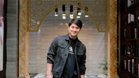 Sosok artis R masih ramai diperbincangkan terkait keterlibatannya dalam isu pencucian uang. Kini, Rizky Billar menjadi nama artis santer diisukan dalam isu tersebut. Foto: Instagram/rizkybillar