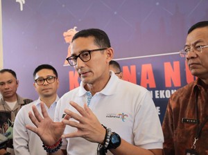 Jokowi Nyaris Makan Buah Berformalin di NTT, Sandiaga: Ini Jadi Catatan