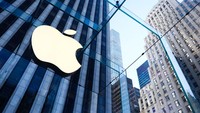 Berbeda dengan perusahaan teknologi lainnya yang melakukan PHK sebagai upaya penghematan, Apple mengambil langkah ini untuk merampingkan operasional perusahaan. Jakub Porzycki/Getty Images