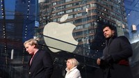 Meski ini baru pertama kalinya Apple mengumumkan PHK, perusahaan besutan Steve Jobs ini sudah melakukan beberapa langkah penghematan, seperti memberhentikan karyawan kontrak, tidak mengisi posisi yang lowong, menunda bonus karyawan, mengurangi anggaran perjalanan, menunda proyek, dan masih banyak lain. Getty Images/Gary Hershorn