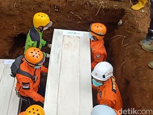 Tak Teridentifikasi, 9 Korban Serial Killer Mbah Slamet Dimakamkan