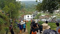 Mbah Slamet menghabisi nyawa 12 korbannya dengan cara yang sama dan di tempat yang sama. Awalnya, pelaku mengajak korban menuju perbukitan lahan miliknya dengan dalih melakukan ritual. Begitu sampai di lokasi, Mbah Slamet melakukan ritual bersama korban selama satu jam. Setelah ritual pelaku memberikan minuman sebagai bagian dari ritual. Minuman itu sudah diisi dengan racun jenis potasium dan dicampur obat penenang. Usai meminum racun tersebut, korban langsung muntah dan tidak bisa teriak meminta tolong. Menurut pelaku, korban tidak sampai lima menit, korban langsung tidak berdaya.  