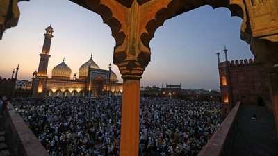 Melihat dari Dekat Masjid Jama di Kawasan Delhi Tua, India